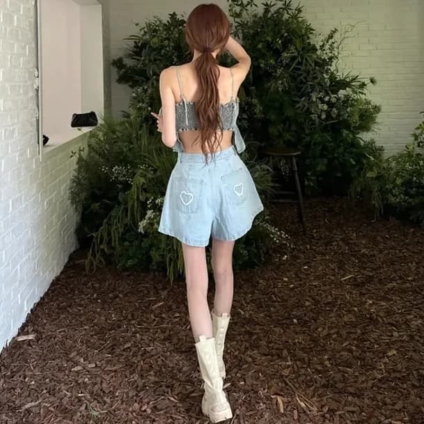 Shorts in denim a vita alta a cuore con pieghe, stile casual, nuova collezione estiva, in cotone premium da donna
