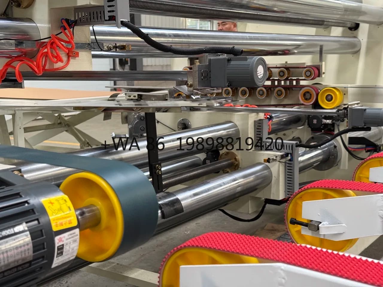 Rilegatrice Cucitrice Due pezzi Foglio di cartone ondulato Scatola di cartone semiautomatica