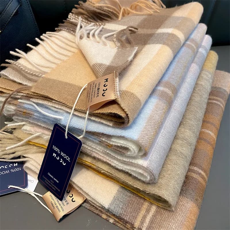 Sciarpa da donna classica in stile Inghilterra di lusso al 100% in lana Sciarpe scozzesi a righe di moda Scialli con nappe Pashmina Lady Wrap Hijab