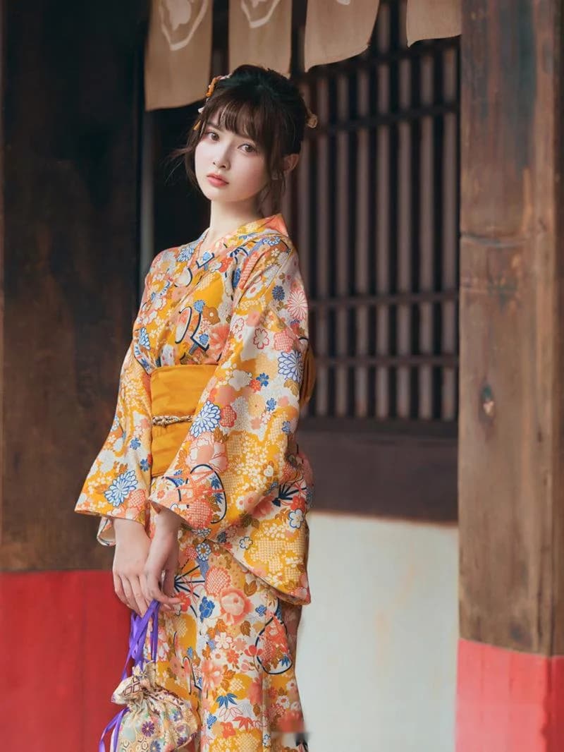 2025 Nuovo Kimono Abito da donna Miglioramento Accappatoio giapponese Giallo Carino Dea Ragazza Kimono Tiro fotografico Abito