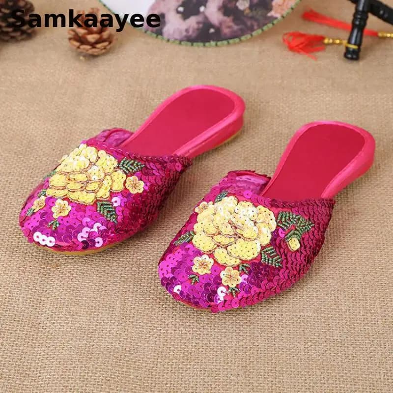36-40 Pantofole da donna Scarpe ricamate con paillettes Scarpe estive in tessuto di seta Fiore Punta chiusa Suola morbida Calzature antiscivolo in stile cinese