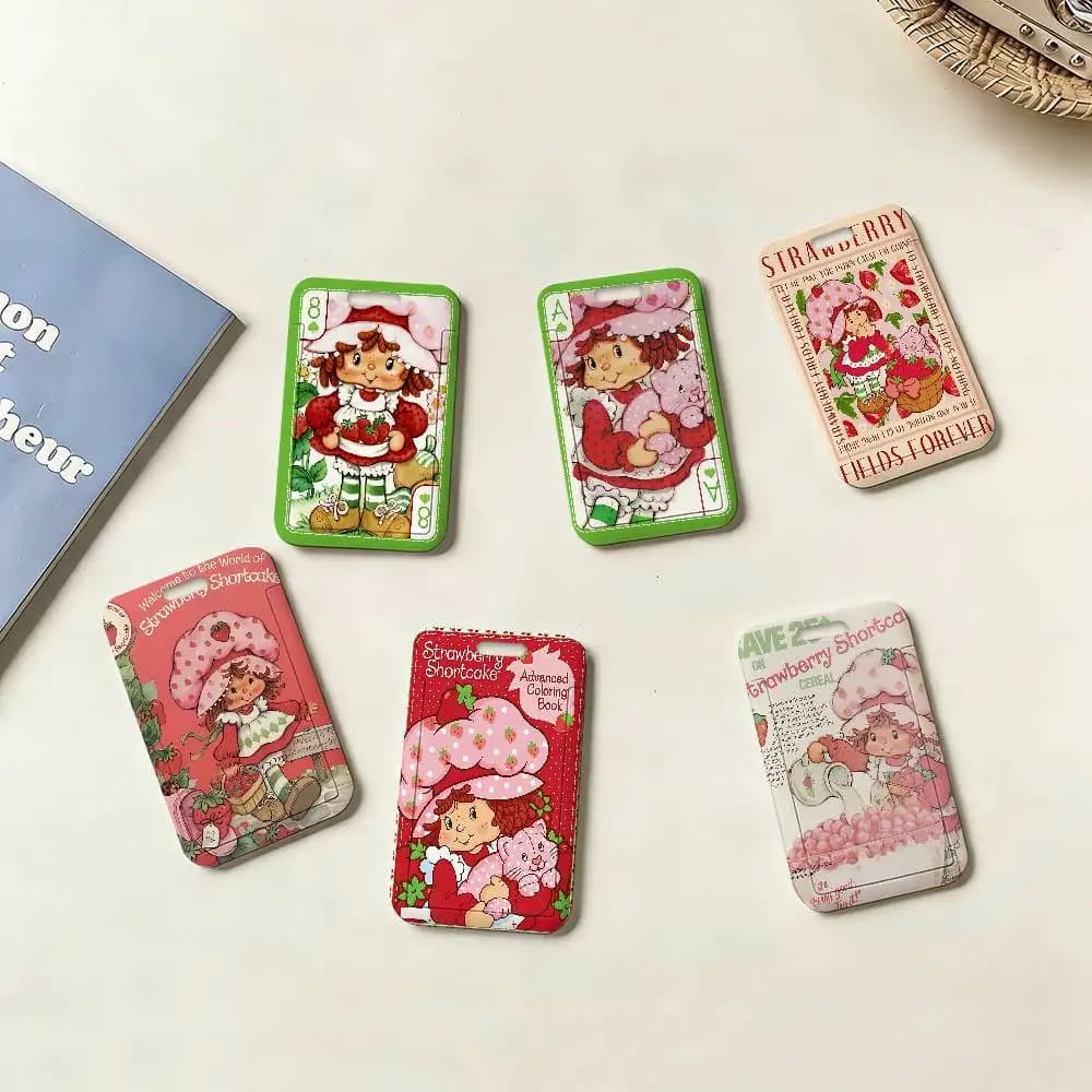 Portachiavi con cordino animato a forma di Strawberry Shortcake, nuovo porta badge da donna, porta tessere a cartone animato, laccetto da collo per studenti