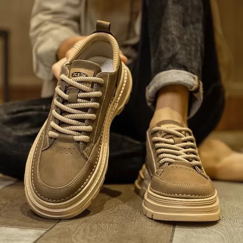Scarpe basse da uomo estive Nuovo stile Scarpe bianche All-match Sneakers piatte Scarpe casual sportive alla moda da uomo Traspiranti