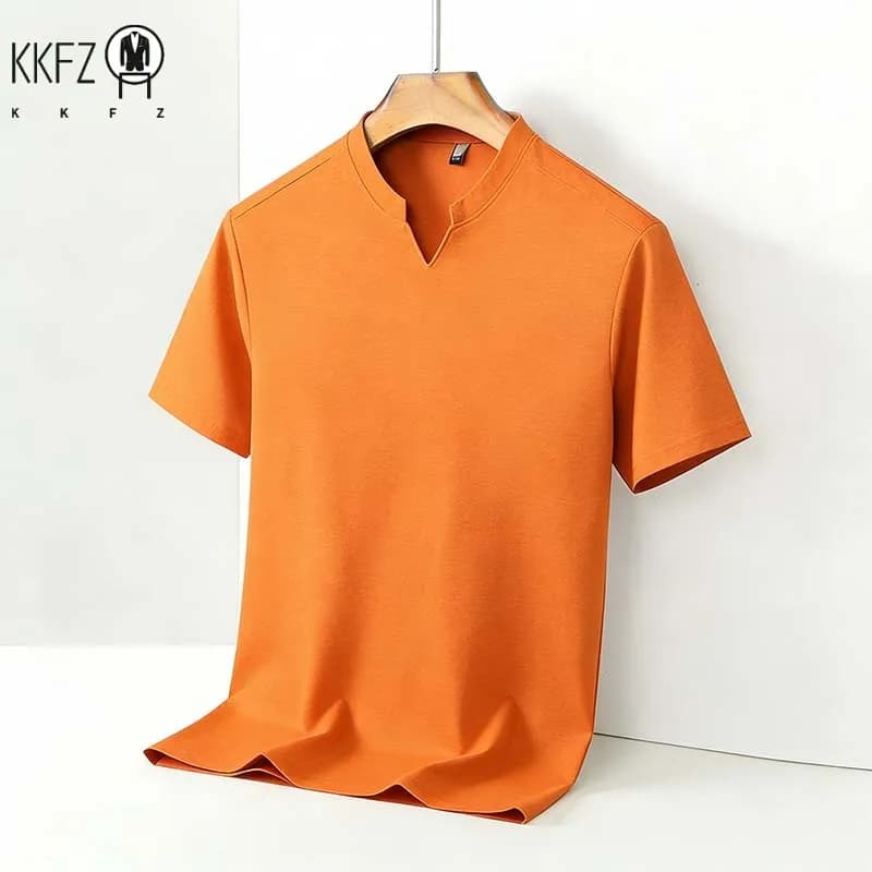 T-shirt da uomo color marrone chiaro con collo a V e maniche corte, ideale per i viaggi, facile da curare, top casual