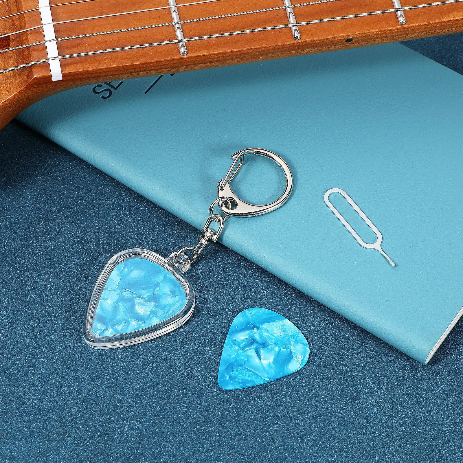 Portachiavi Porta Plettri per Chitarra, Design a Cuore Trasparente, Custodia per Plettri per Collezione e Utilizzo Organizzati, Accessorio Musicale