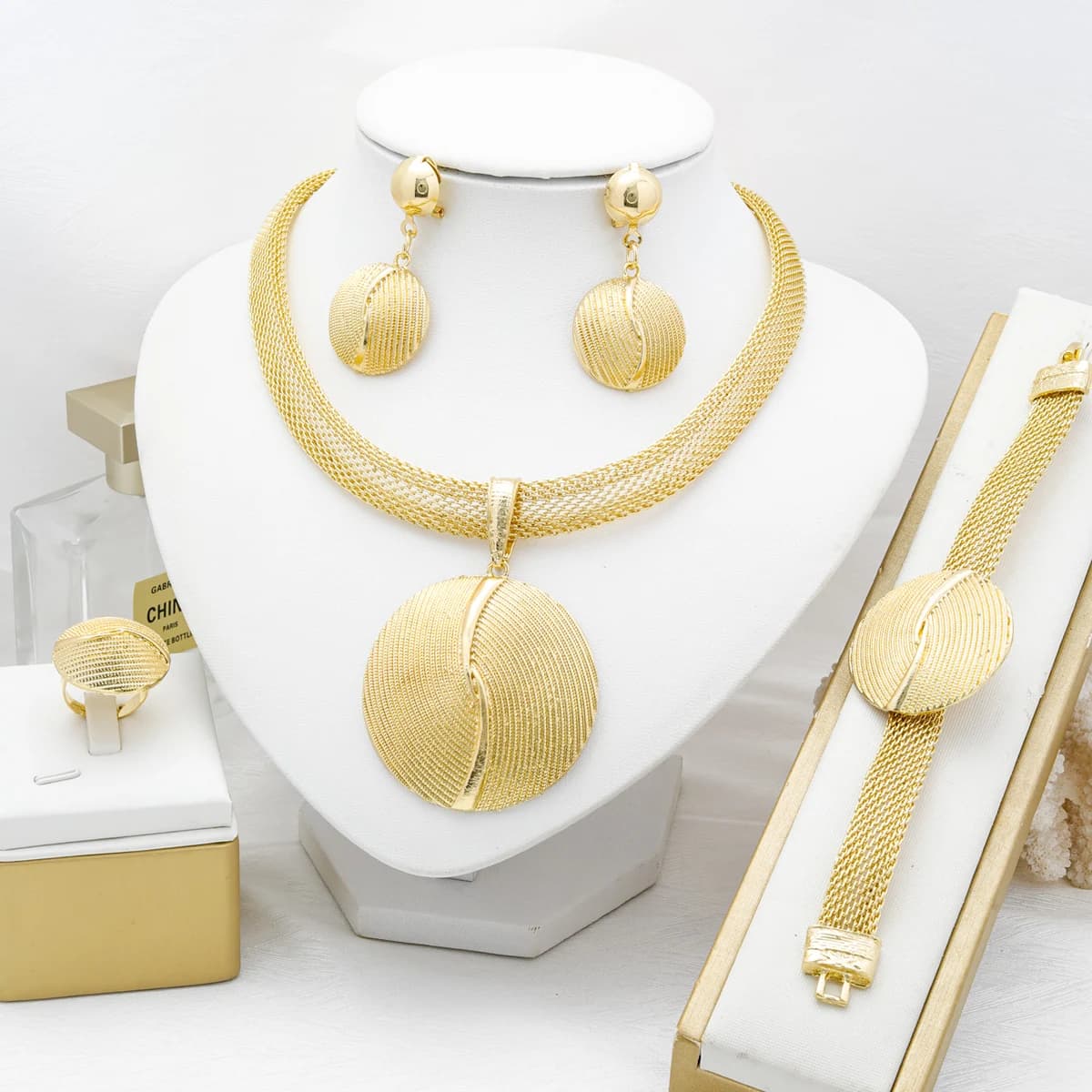 Dubai Luxury Jewelry Set Woman 18K Gold Plated Necklace Bracelet Ring Earrings Party Wedding Classic Daily Wear Party Gift