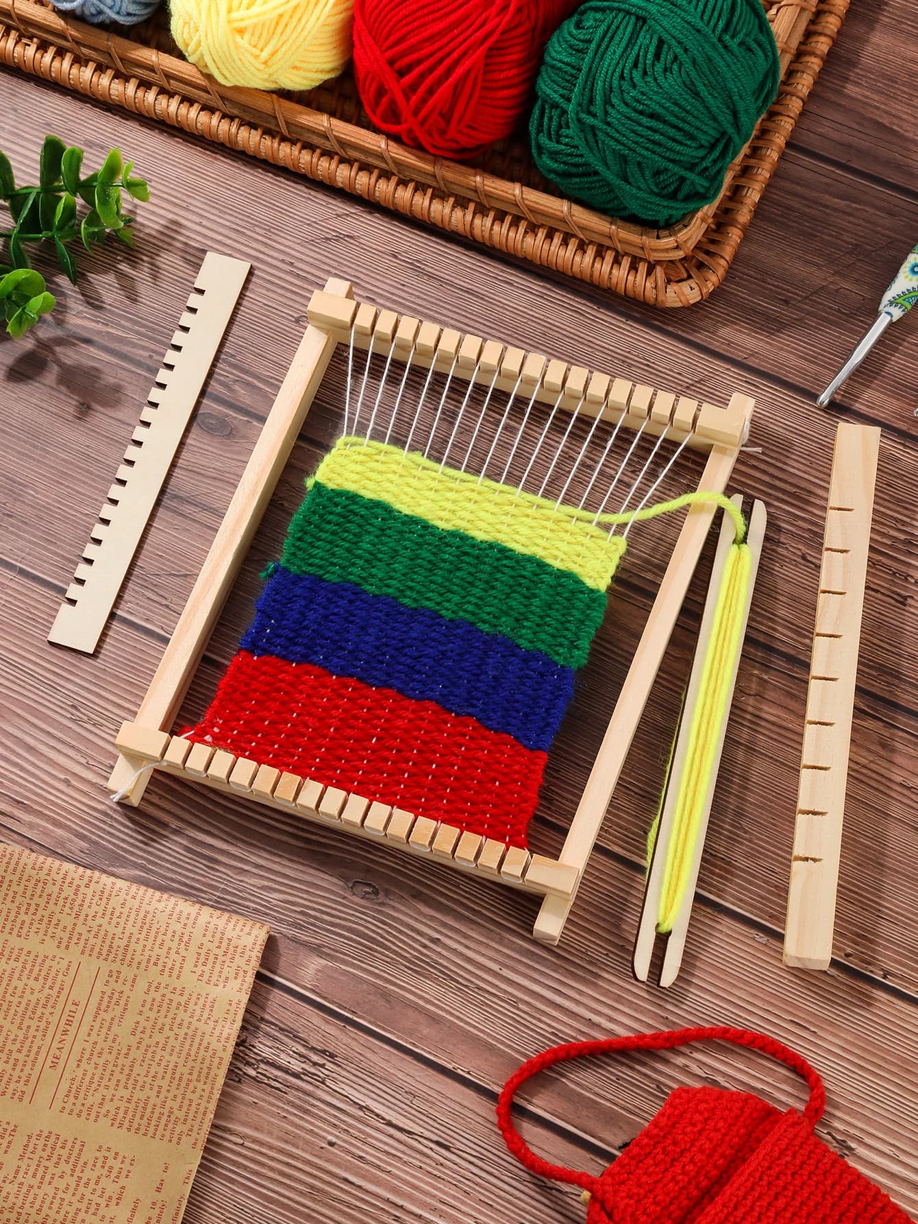 Small Wooden Multi-Craft Loom 21x16.5cm DIY Weaving Frame Adjustable Handmade Woven Tool with Accessories for Beginners Gift