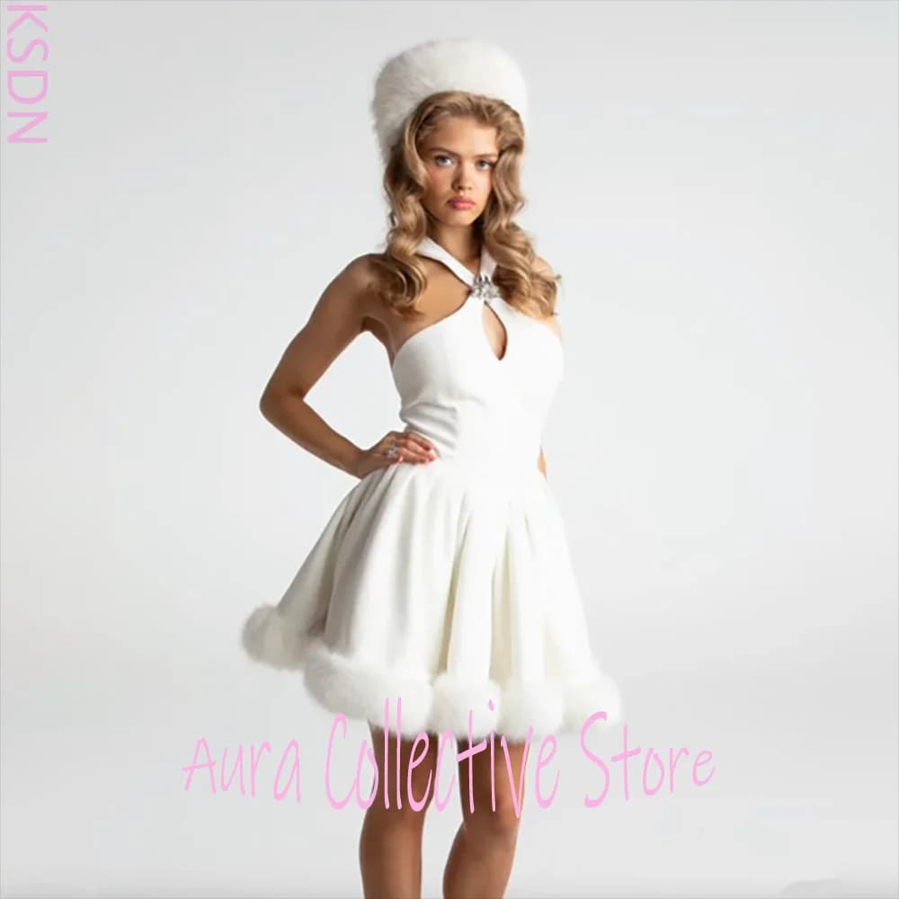 Mini abito bianco elegante da donna con scollo all'americana e finiture in pelliccia sintetica Abito vintage senza maniche ritagliato Semplice abito da festa di compleanno puro