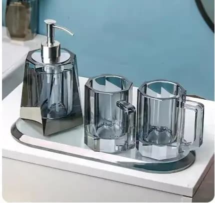 Flacone per lozione in cristallo, bicchieri per collutorio, vassoio, flaconi per shampoo, portasapone da casa, porta spazzolini, scatola per bastoncini di cotone, accessori da bagno