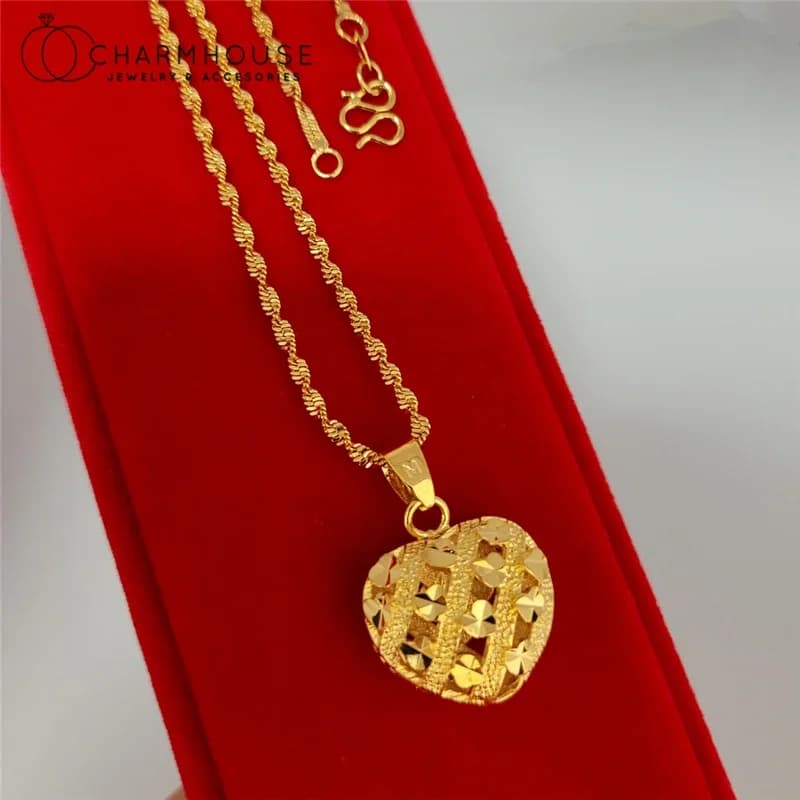 Collane con ciondoli placcati in oro giallo per le donne Collana con ciondolo a cuore cavo Catena Collier Femme Accessori per gioielli da sposa Regali