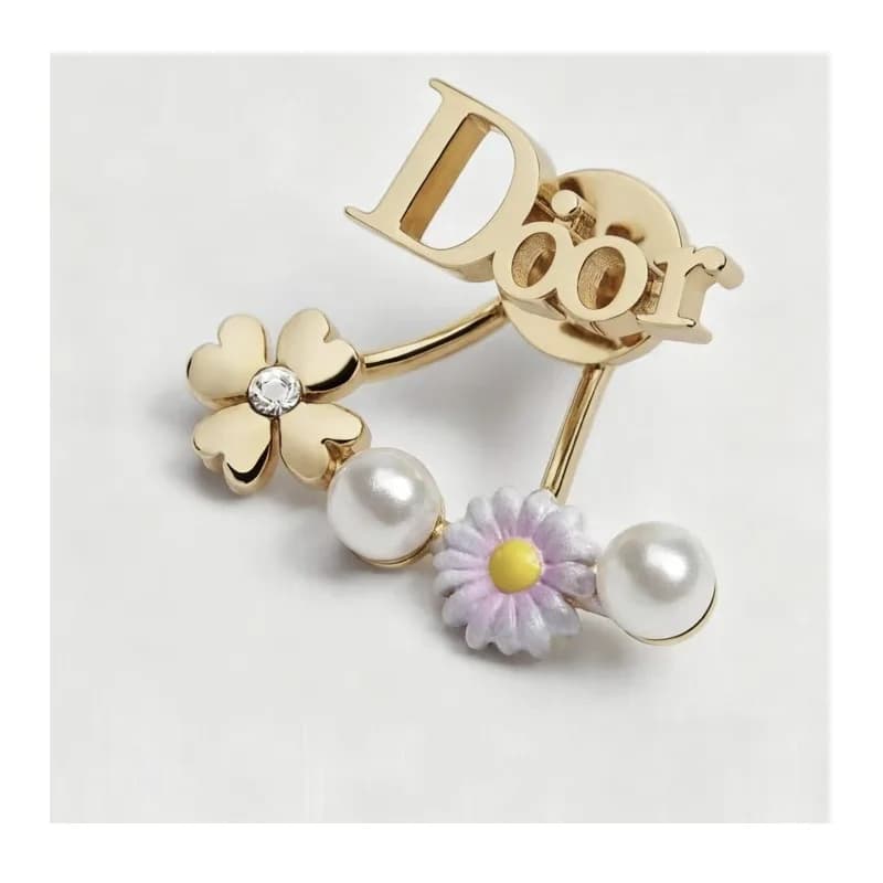 New Mini Daisy Letter Pearl Stud Earrings Light Luxury High Sense Niche Temperament Earrings Fashion