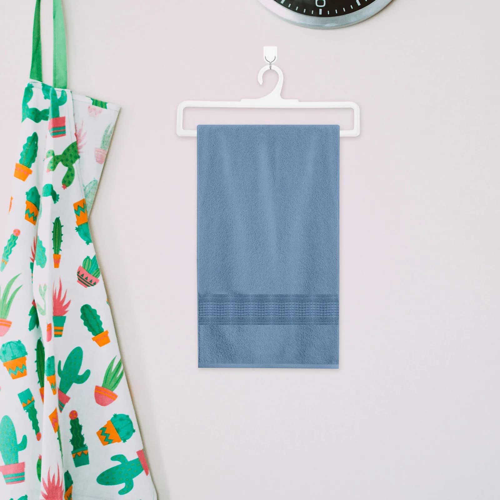 10 pcs Hanger Rack Portable Clothes Travel Drying Hangers Foldable Halloween Christmas New Year Bath Towel Rack White