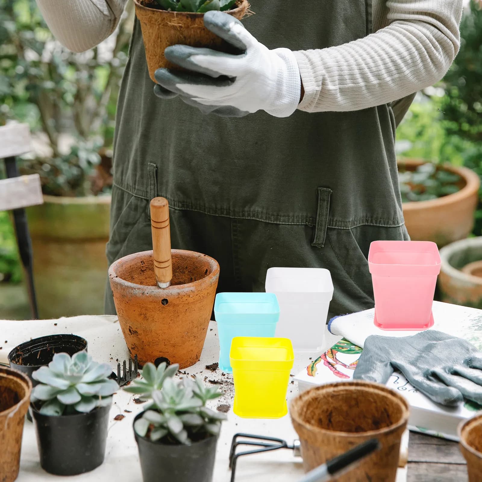 Set di 60 Mini Vasi da Vivaio in Plastica con Fori di Drenaggio e Sottovasi per Piante Grasse, Semi ed Erbe, per Interni ed Esterni