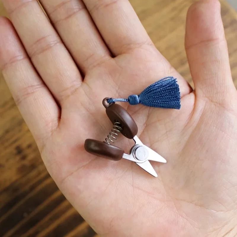 Portable Mini Embroidery Scissors Handmade Leather Fabric Cutting Thread Trimming Shears