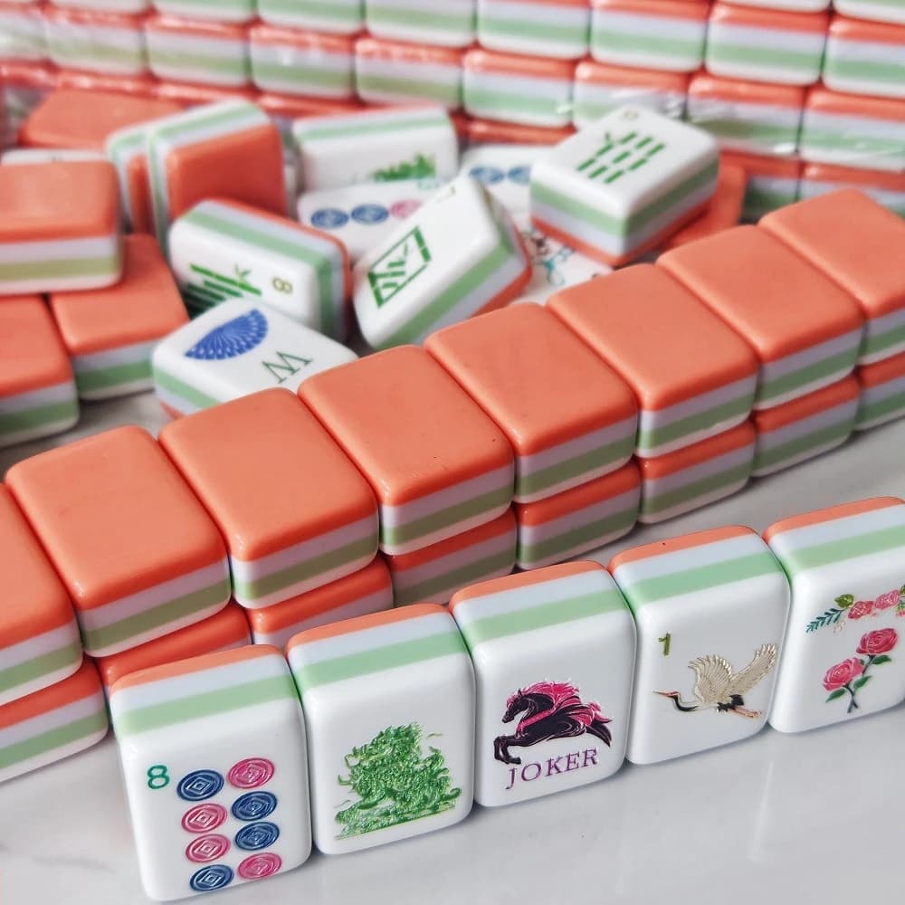 Bright Orange Premium Luxury Mahjong Tiles 4-Layer Acrylic Engraved American Mahjong Set for Board Games Portable Mah Jongg Sets