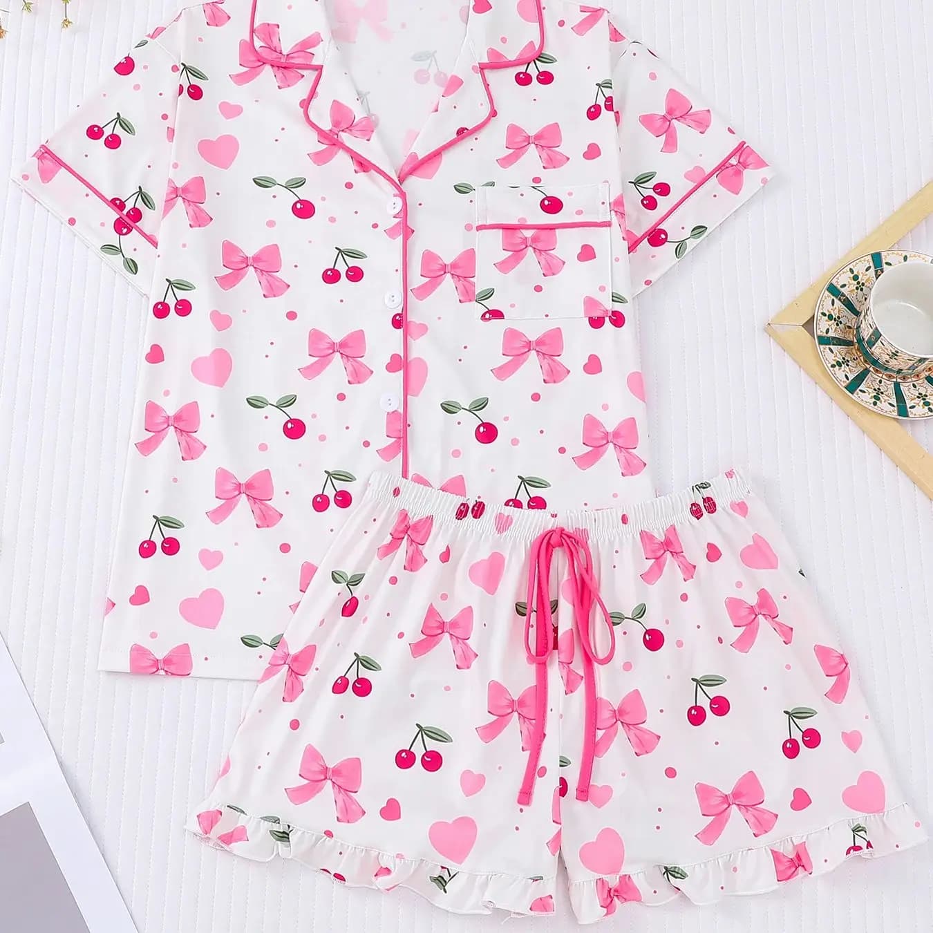 Pigiama da donna a due pezzi con stampa a fiocco ciliegia, stile ragazza dolce, maniche corte e pantaloncini, abbigliamento casual da casa, indossabile anche fuori casa.