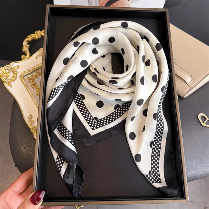 Foulard Quadrato in Seta con Stampa a Pois di Lusso 2026 per Donna, Fascia per Capelli Hijab, Sciarpa da Collo da 70 cm, Foulard Femminile in Raso, Nastro per Capelli