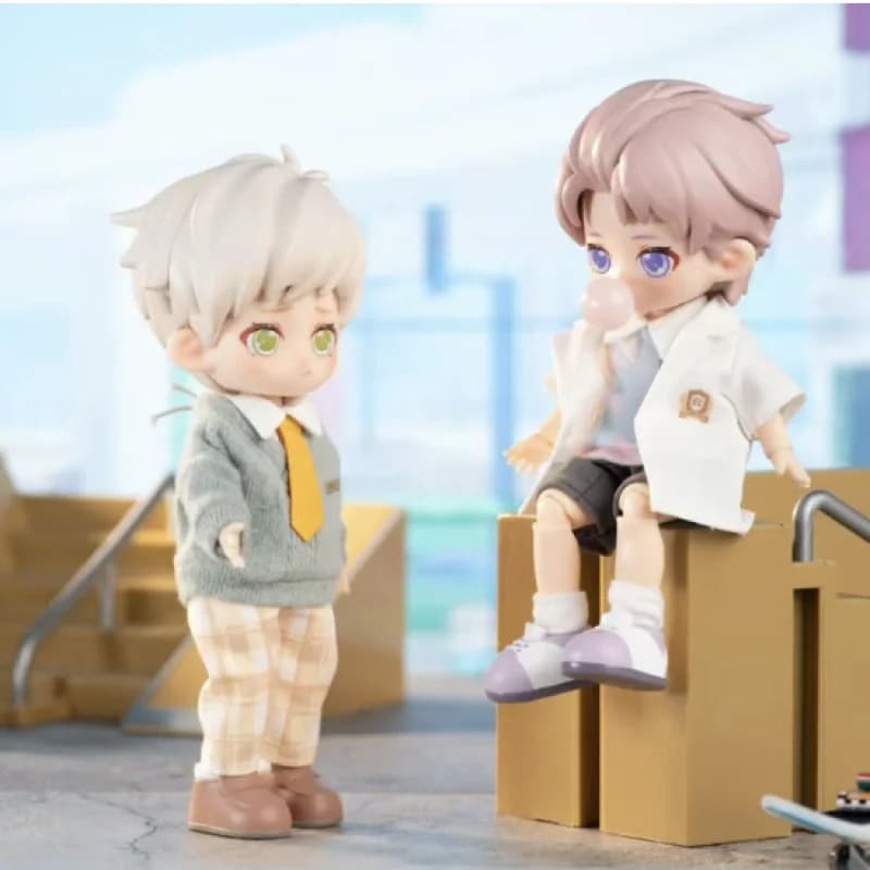 PEETSOON maschio compagno di classe serie scatola cieca scatola a sorpresa Action Figure originale modello di cartone animato Mystery Box Collection regalo per ragazze