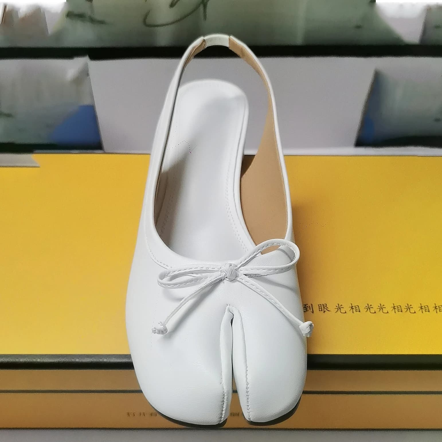 Ballerine in Vera Pelle Nera per Donne, Sexy con Punta Divisa, Sandali Piatti in Morbida Pelle, Comode Scarpe da Ufficio Tabi per Donne