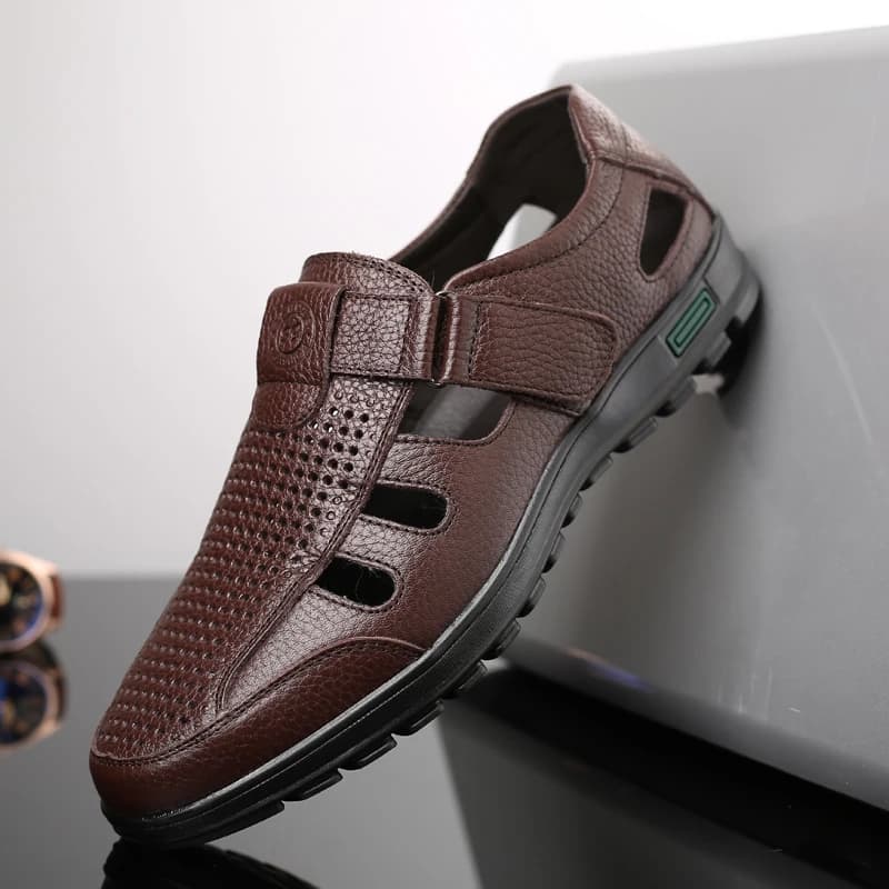 Summer Men Business Sandals Hollow Out Leather Mens Casual Shoes Leisure Walk Beach Shoes Ultra-light Roman Shoes Walking Flats
