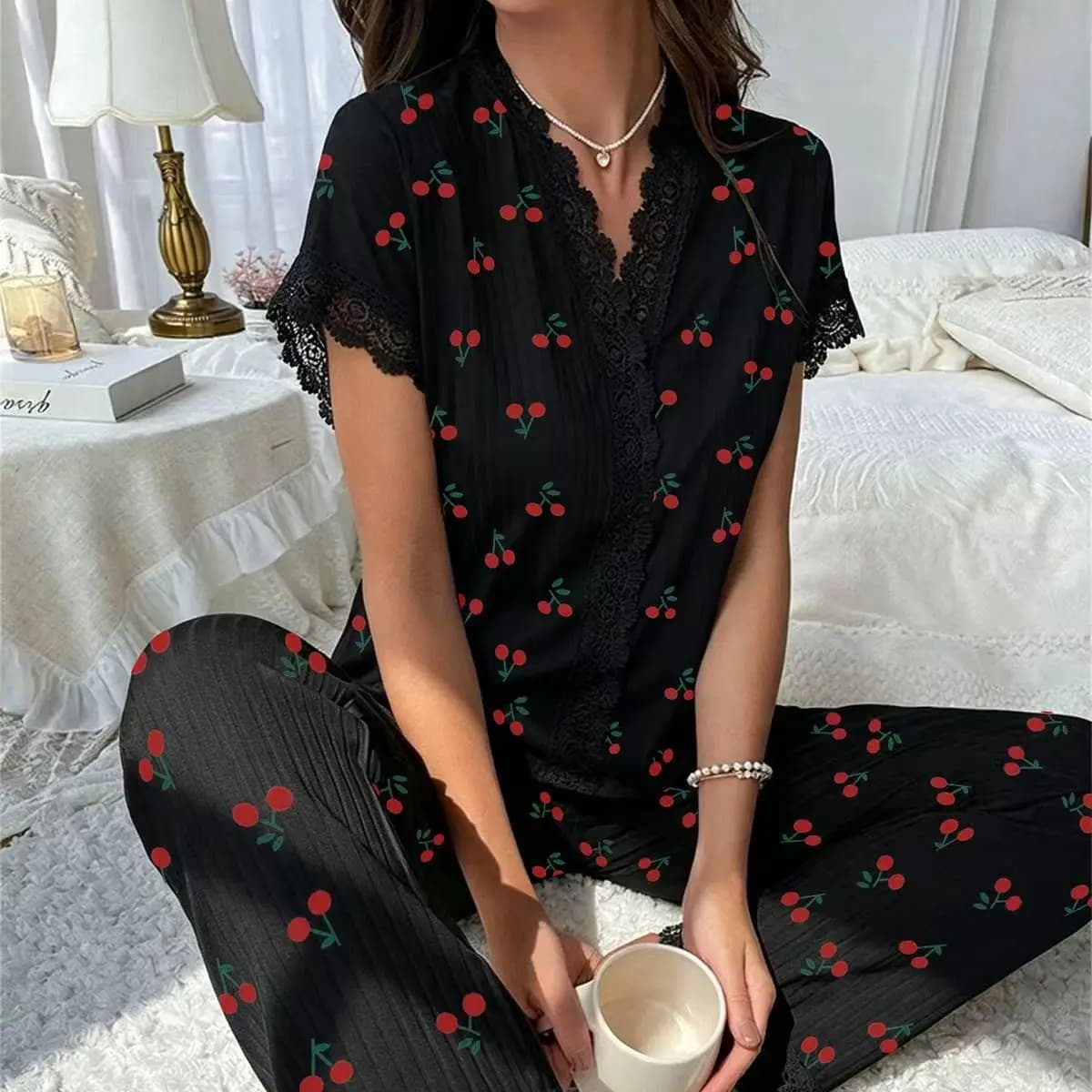 Women Pajama Suit Fashion U-Neck Lace Sexy Lingerie Pyjamas Sleep Shorts Set Sleepwear New