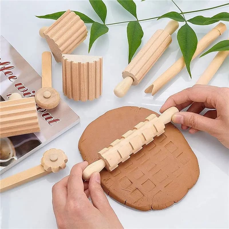 PQWN Set di 12 Utensili per Argilla e Pasta Modellabile, Accessori per il Gioco, Include Rulli e Martello, Kit per Feste, Utensili in Legno per Ceramica, Stampi per Arte in Argilla