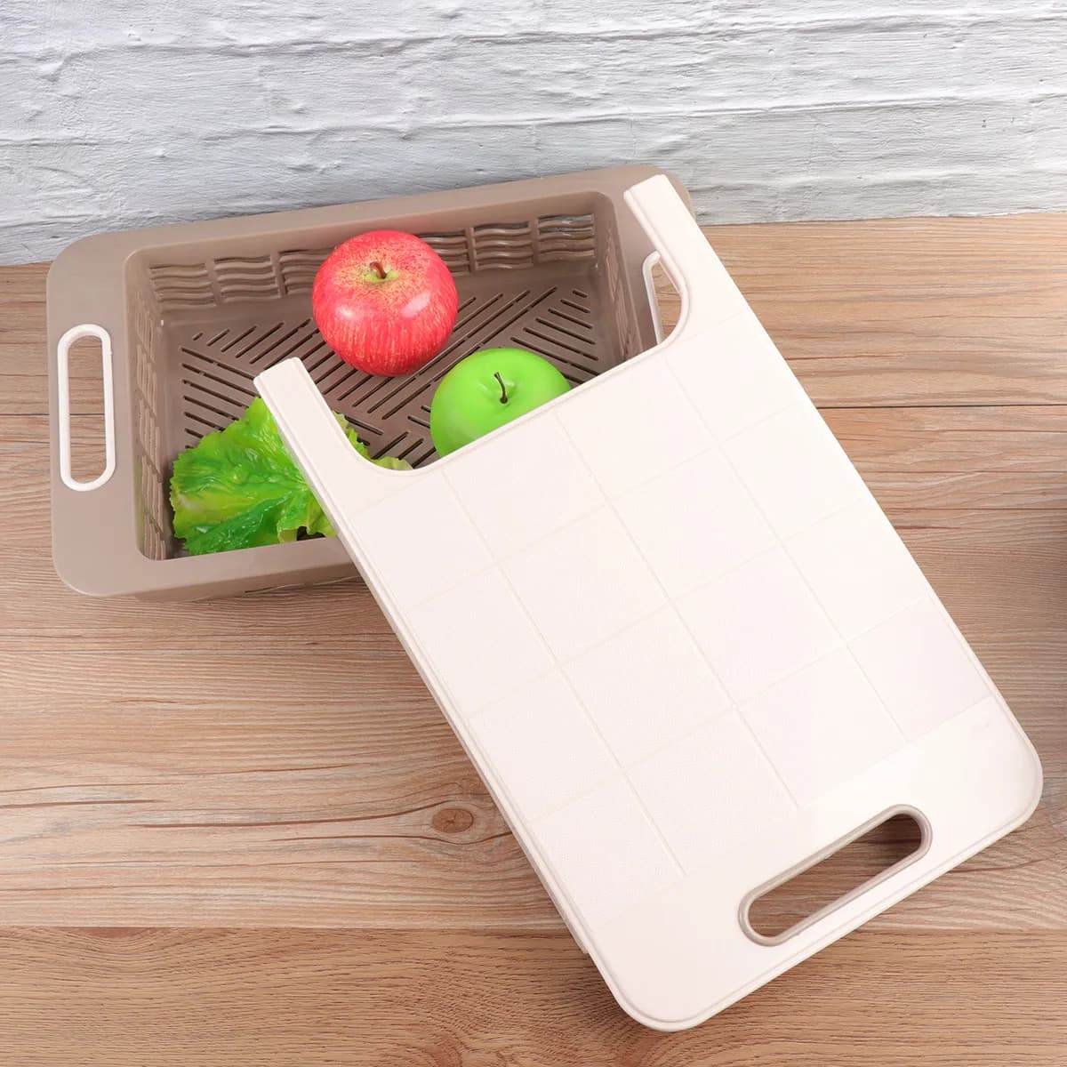 Tagliere Retrattile 2-in-1 Multifunzionale con Cestello Scolapiatti per Lavello da Cucina, per Tagliare Carne e Verdure, Lavare e Conservare Alimenti