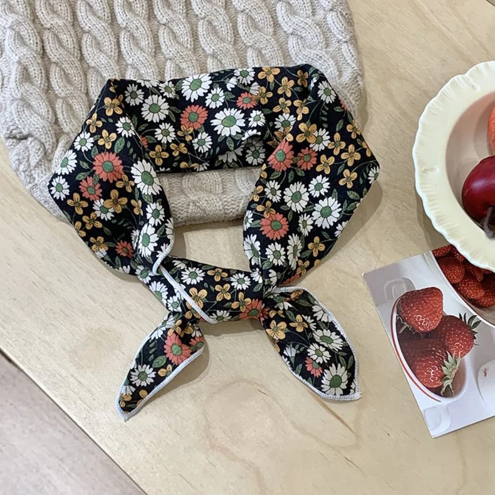 Fashion Sunscreen Small Square Scarf Neckerchief Hair Band Headscarf Clothing Accessories Korean Style Printed Silk Scarf Ladies