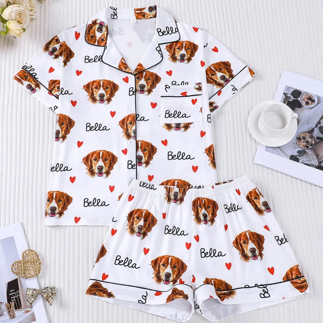 Pigiama da donna bianco a tema animale con stampa cane, completo di pantaloncini e maglia a maniche corte, ideale per la casa e come regalo