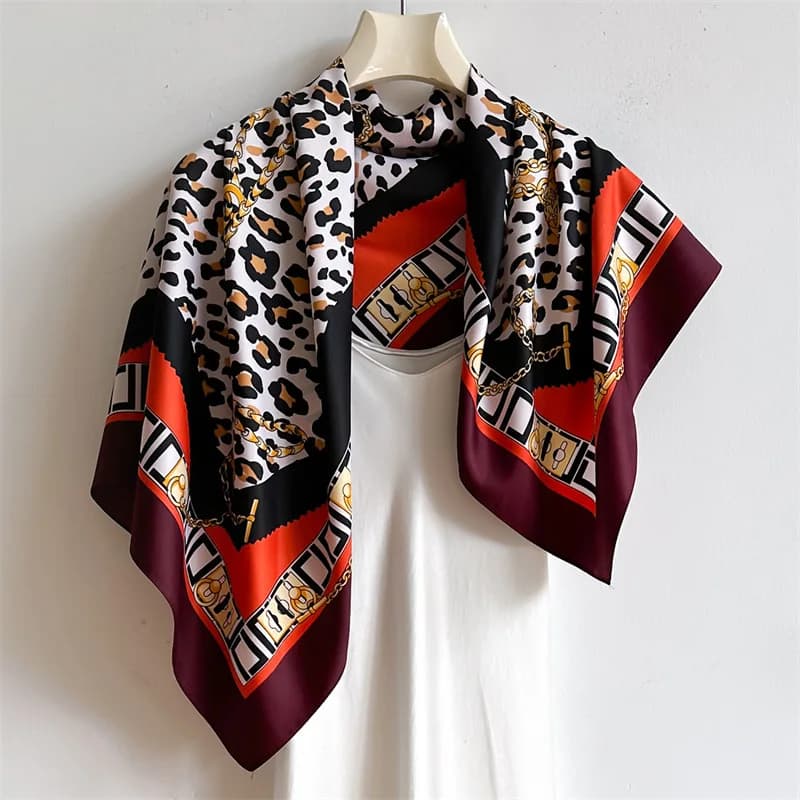 1 Pezzo Sciarpa Quadrata in Seta con Stampa Leopardata 90*90cm, Hijab alla Moda per Donne, Sciarpa Leggera da Spiaggia