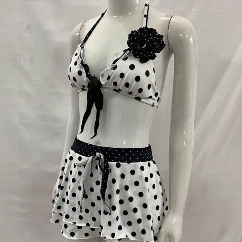 Completo Casual Tre Pezzi 2026: Canotta, Gonna e Bikini con Stampa a Pois e Decorazioni Floreali - Stile Sexy e Trendy per le Vacanze