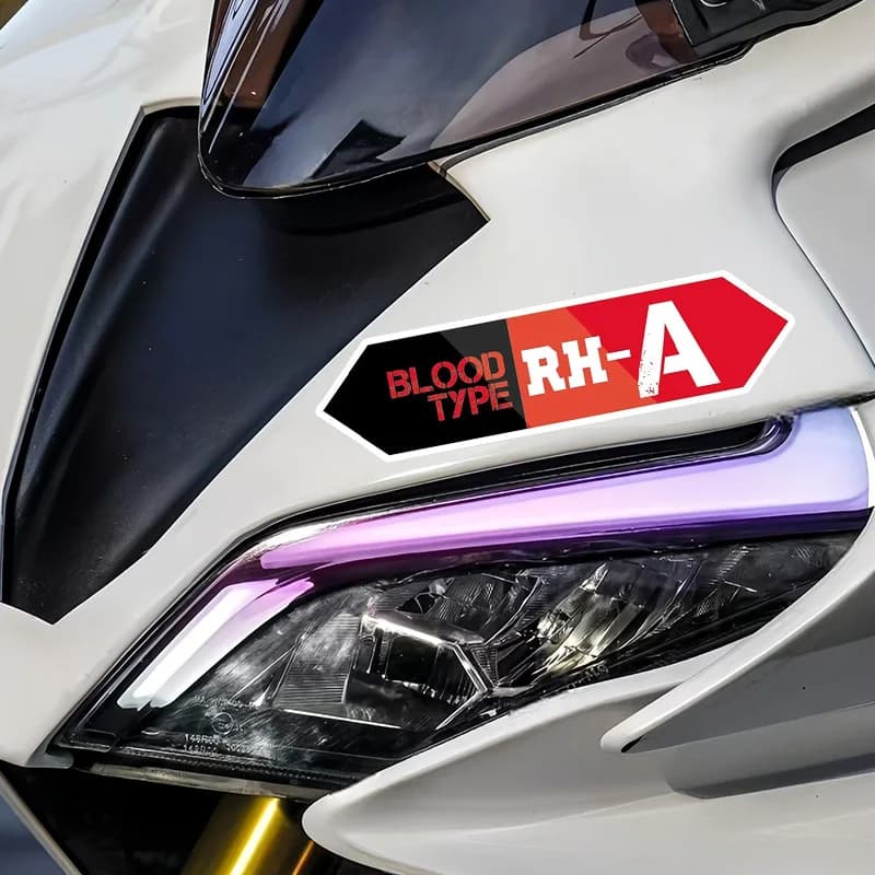 Set di 2 Adesivi in Vinile RH+ RH- per Gruppo Sanguigno, Decalcomanie Impermeabili Rosso e Nero per Casco Moto, Bici, Auto