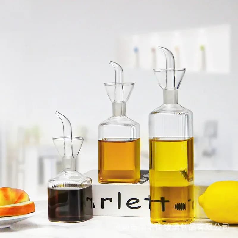 Forniture da cucina ad alto contenuto di borosilicato Pentola per olio in vetro Salsa Bottiglia di aceto Cucina creativa Bottiglia di olio d'oliva per vino Bottiglia di condimento