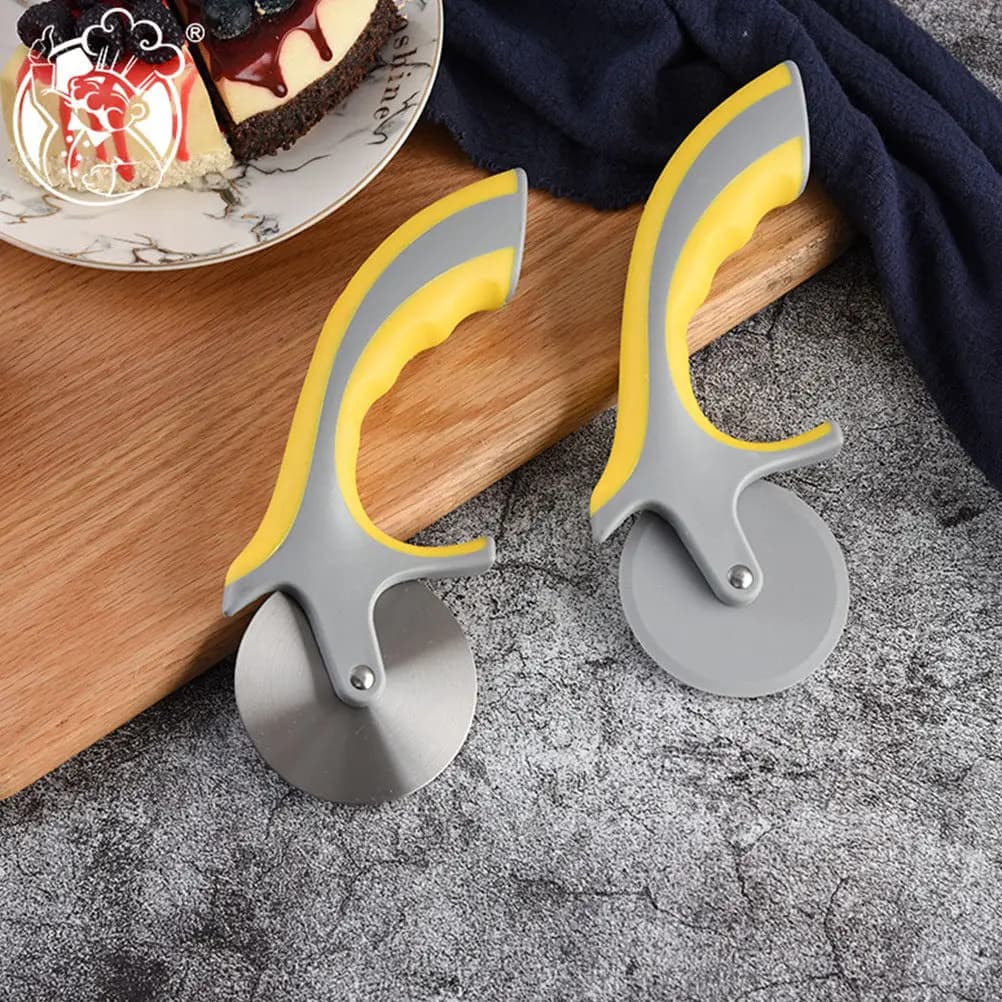 Tagliapizza in Acciaio Inox con Manico Giallo Antiruggine, Impugnatura Comoda, Utensile da Cucina per Pizzeria