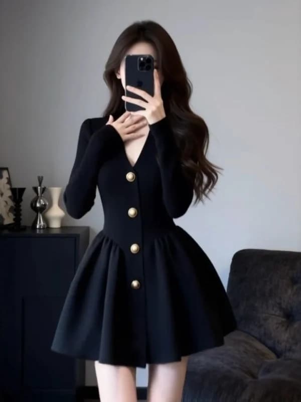 Elegant Black V-neck A-line Dress Women's Early Spring Slimming Waist-cinching Korean Style Knitted Long Sleeve Dress
