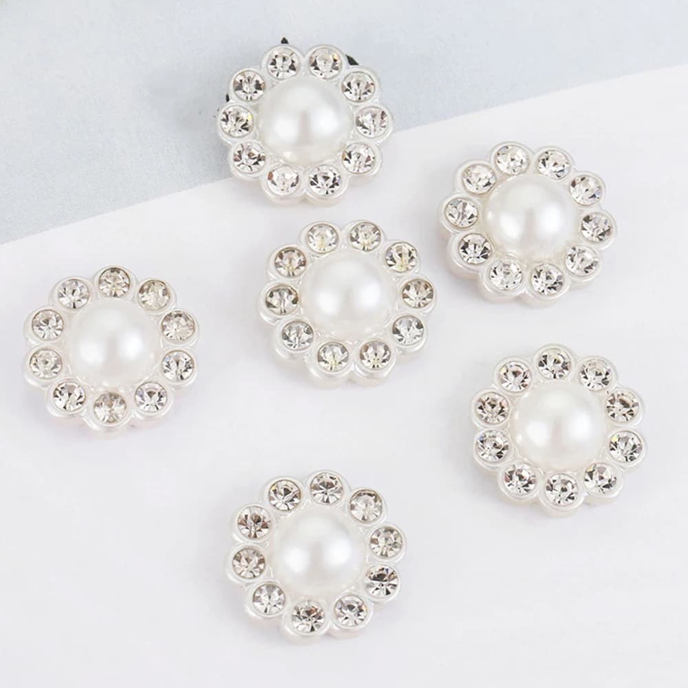 50 Pezzi di Perle Piatte Bianche in Resina Imitazione Perla con Basi Rotonde per Accessori per Capelli Fai-da-Te, Spille e Creazione di Gioielli