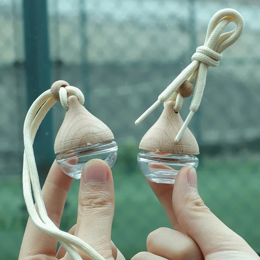 New Mini Fragrance Pendent Bottle Auto Aromatherapy Automotive Decoration Perfume Diffuser Empty Perfum Car Hanging Glass Bottle