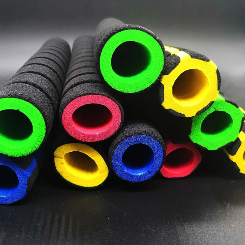 1 pair of pull up bar grips in 22 cm foam - Soft sponge handle for gym workout at home and fitness accessories with horizontal bar
