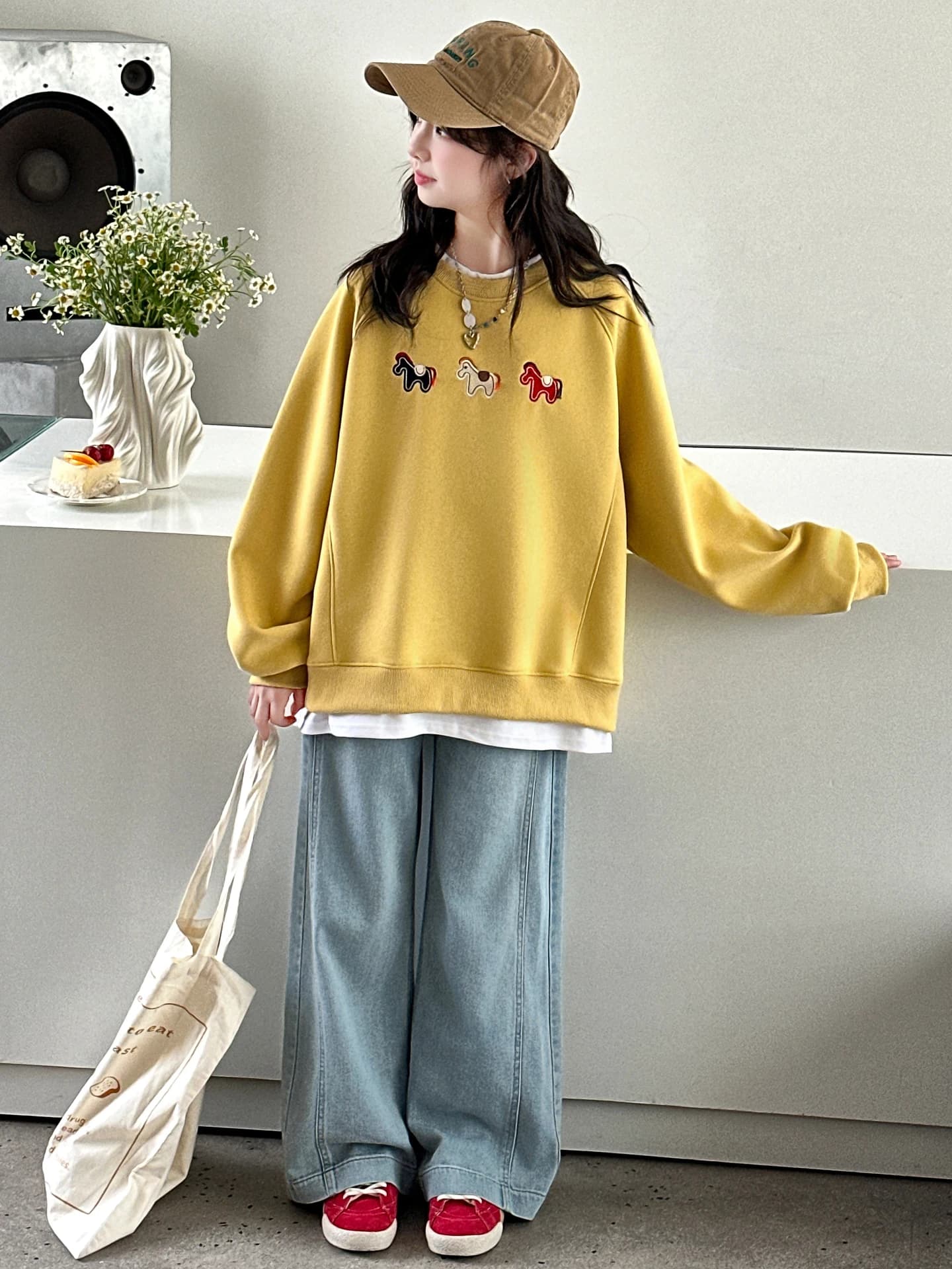 Completo casual alla moda per ragazze, primaverile e autunnale, in due pezzi, con felpa a maniche lunghe e jeans, abbigliamento per bambini in stile coreano