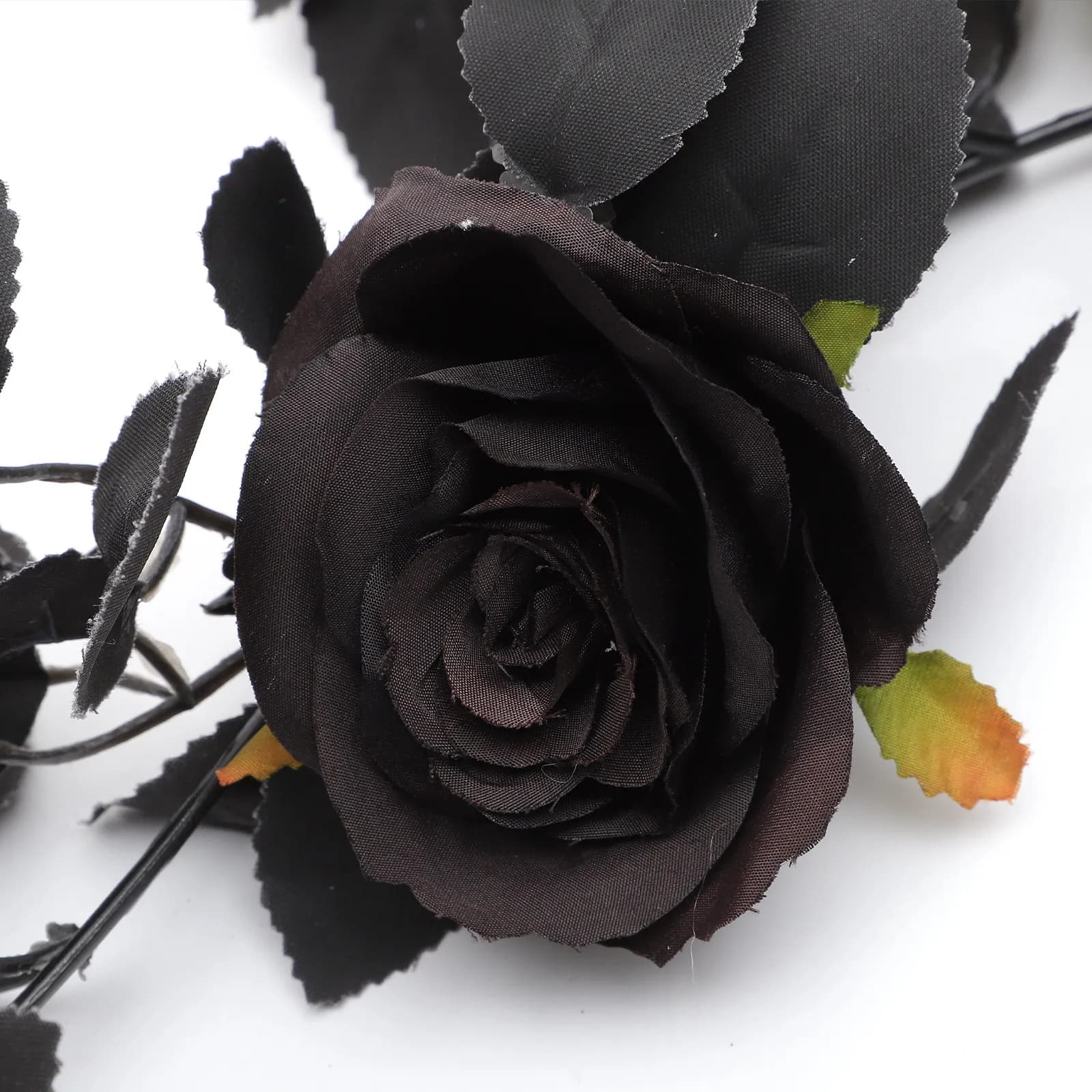 1 Piece of Artificial Black Rose Pendant, Silk Flower, Simulated Plant, Creative Garland for Wall Decoration, Home, Hotel, Feste