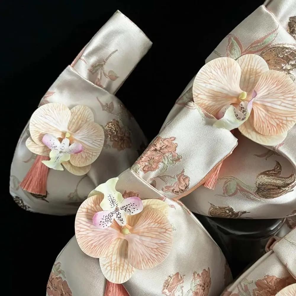Small Item Pouch Tassel Knot Wrist Bag Storage Bags Cosmetic Bag New Chinese Style Handbag Flower Pendant Lunch Bag