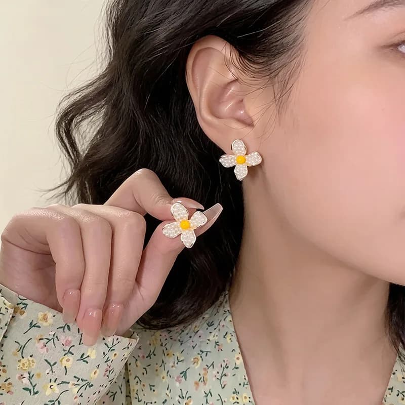 Stud Earrings Yellow Contrast Seed Bead Pearl Flower Lightweight Cute Spring Summer Daily Versatile Jewelry for Women