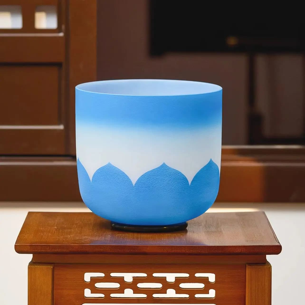 Hye-eun Lotus Design 7Inch G note Throat Chakra Crystal Singing Bowl Frosted Quartz Healing Sound Bath Bowl for Sound Healing