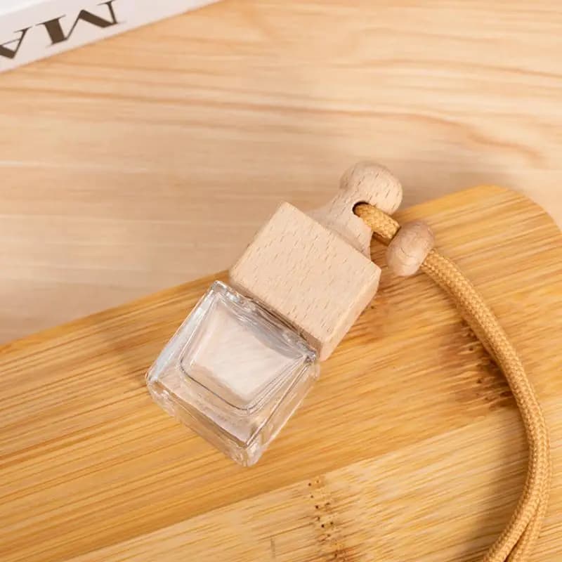 Ciondolo vuoto Profumo automatico Mini bottiglia di profumo Bottiglia di vetro Aromaterapia Contenitore di olio essenziale Diffusore sospeso Decorazione automatica