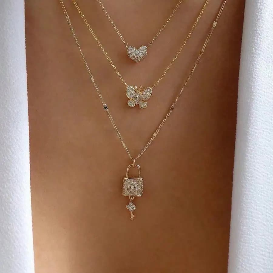 Collana a strati da donna color oro con ciondolo a cuore e farfalla, stile dolce e cool, gioielli alla moda per tutti i giorni, feste, matrimoni, regalo per lei