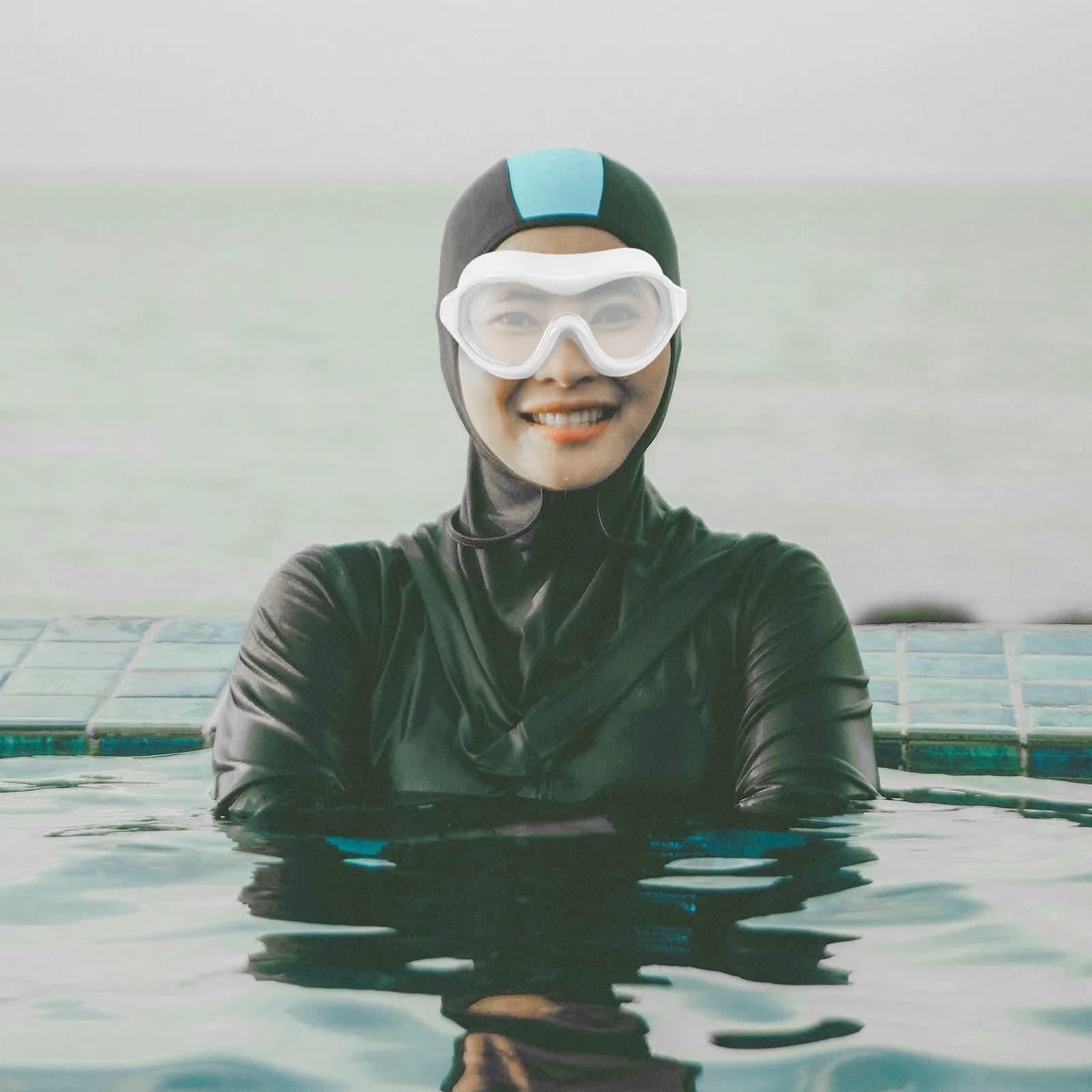 Swimwear for Adults with Montatura Larga, Unisex, Adjustable, Lightweight, with Silicone Fascia Comfortable, Swimming Sports Glasses