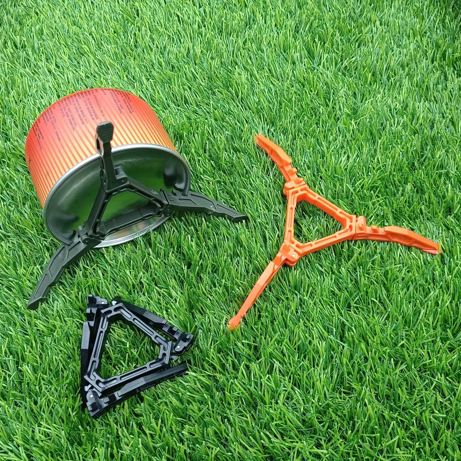 Supporto Pieghevole Leggero per Bombole di Gas, Staffa Portatile per Fornelli da Campeggio e Bombole d'Aria, Ideale per il Campeggio