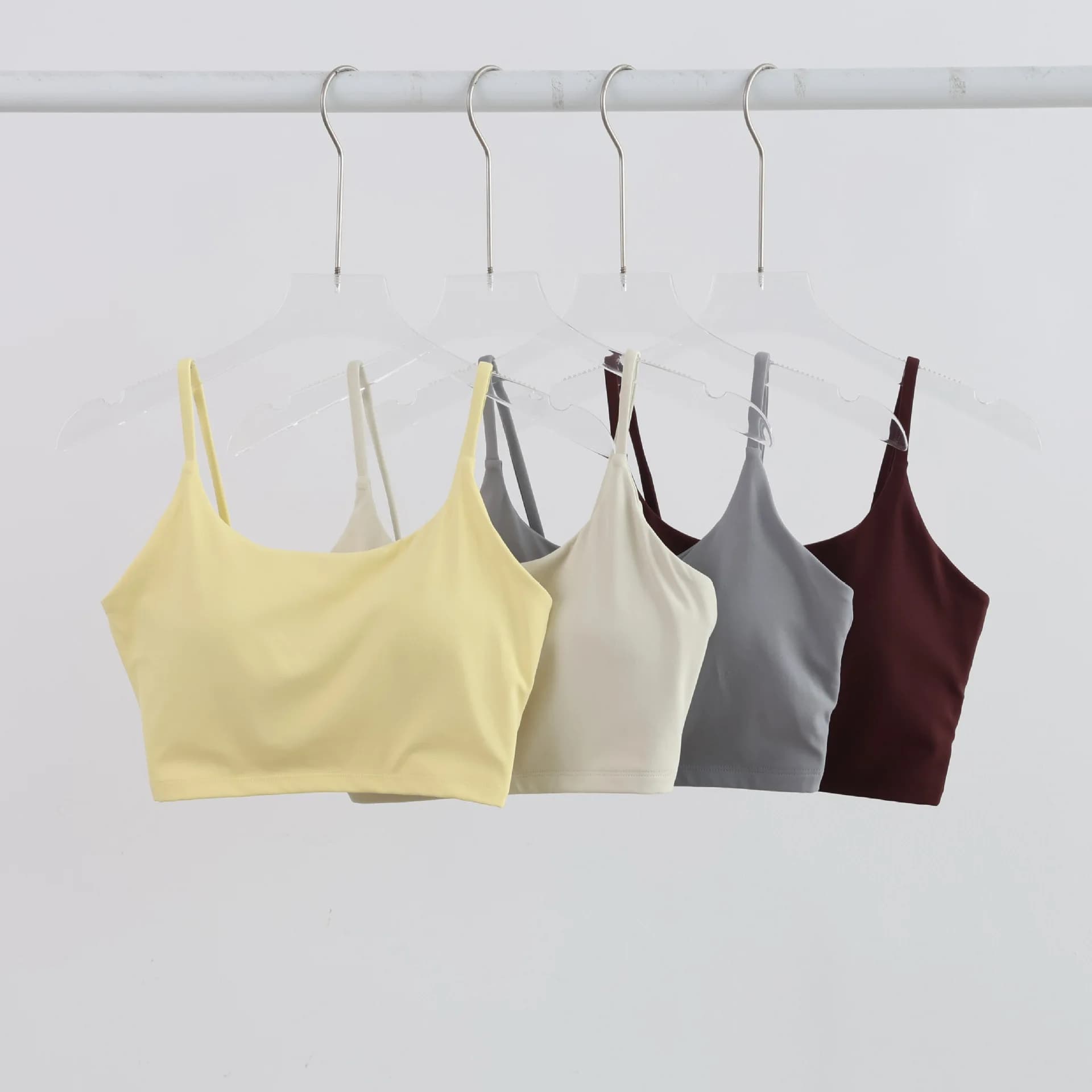 Anti-shock sports bra for women, breathable and fast drying, ideal for yoga, training and fitness.