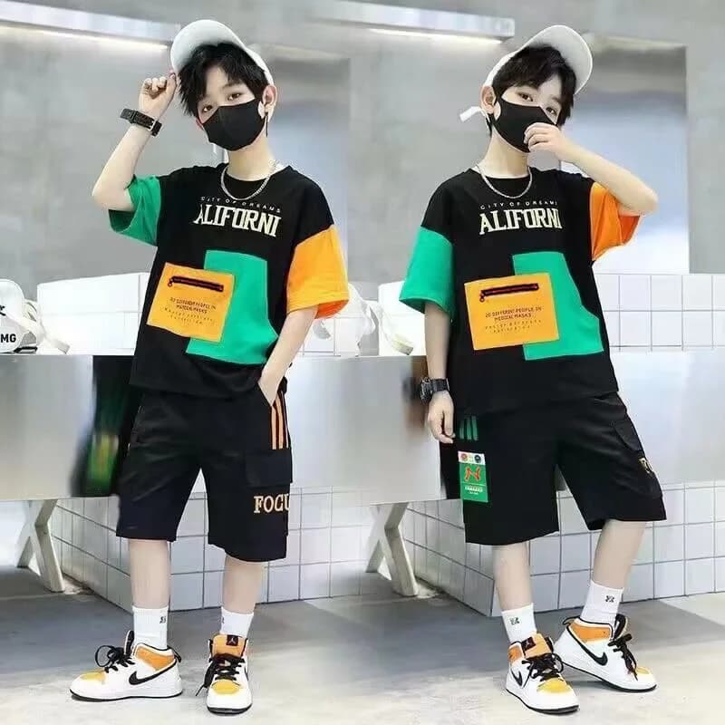 Set di vestiti estivi per ragazzi Abiti casual per adolescenti T-shirt con stampa per bambini + pantaloncini 2 pezzi Tute per bambini a maniche corte 5-12 anni