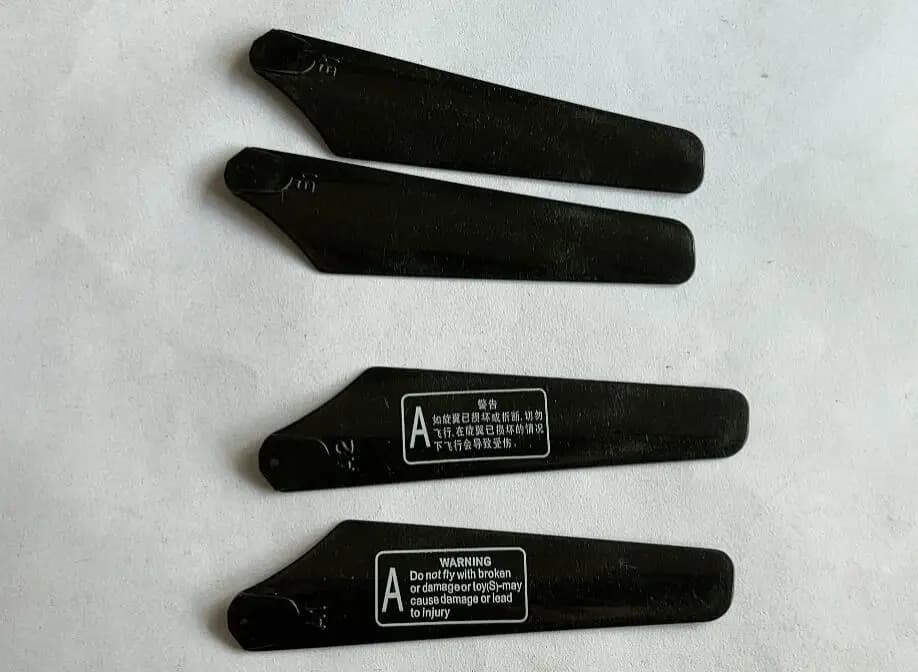 2 Pezzi Elica Principale Superiore e Inferiore A B 8.5CMX2.1CM 85mm 21MM per Mini Elicottero RC da Interno Giocattolo Aereo SYMA